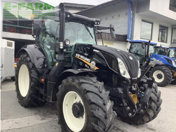 Farm tractor NEW HOLLAND T6