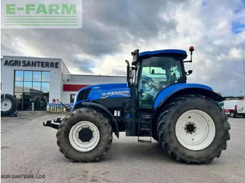 Farm tractor NEW HOLLAND T7.200
