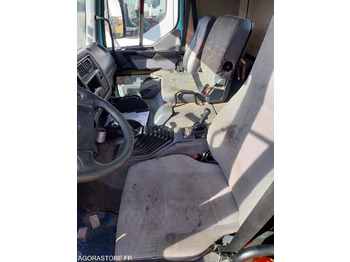 Cab chassis truck RENAULT PREMIUM 300-19 / 2001 / 816 010 km: picture 5 Cab chassis truck RENAULT PREMIUM 300-19 / 2001 / 816 010 km: picture 5