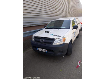 Pickup truck TOYOTA Hilux