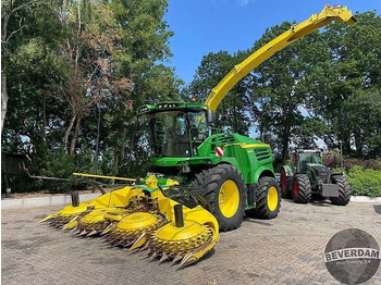 Agricultural machinery JOHN DEERE 8400