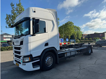 Container transporter/ Swap body truck SCANIA R 410