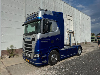Tractor unit SCANIA S 500