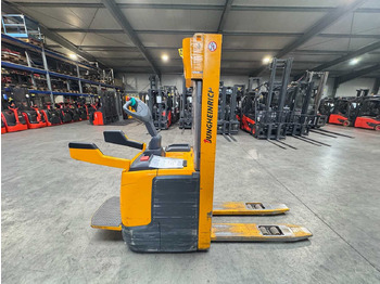 Forklift JUNGHEINRICH