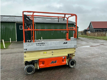 Aerial platform JLG