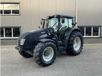 Farm tractor VALTRA T163