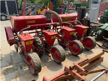 Sowing equipment BECKER