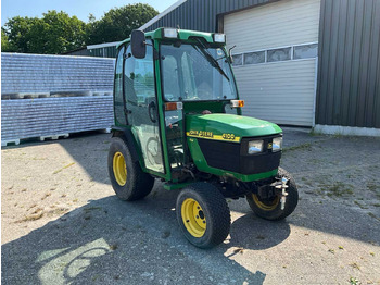 Compact tractor John Deere 4100: picture 3