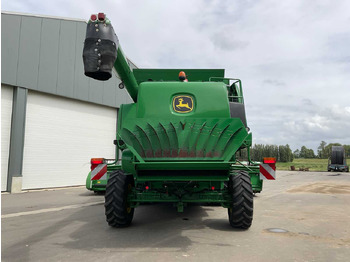 Combine harvester John Deere T670: picture 5 Combine harvester John Deere T670: picture 5