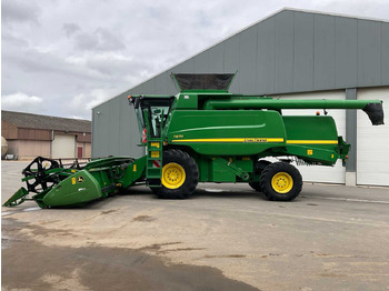 Combine harvester John Deere T670: picture 3 Combine harvester John Deere T670: picture 3