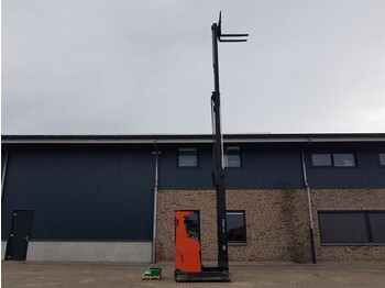 Reach truck BT RRE180H Toyota 1.8 ton Triplex Freelift Sideshift Elektra Reachtruck: picture 3