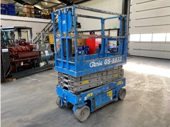 Scissor lift GENIE