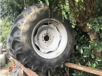 Wheel and tire package for Agricultural machinery 480/70R30 stel wielen: picture 2