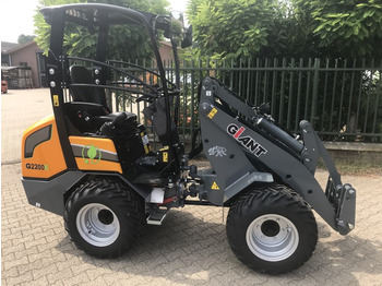 Compact loader GIANT