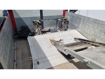 Tail lift DHOLLANDIA