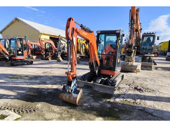 Mini excavator Kubota U27-4 - Crawler mini excavator: picture 4