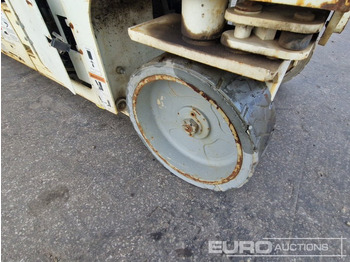 Scissor lift 2012 Genie GS-3232: picture 5