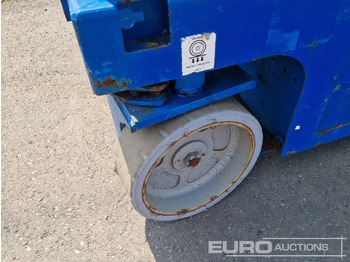 Aerial platform 2014 Genie GS-4047: picture 5