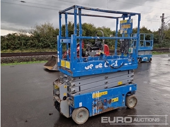 Scissor lift GENIE