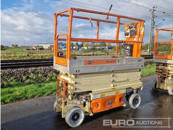 Scissor lift JLG