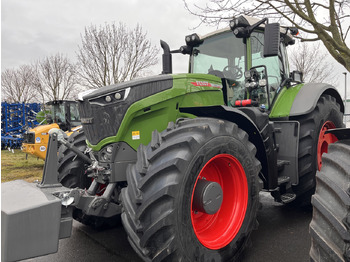 Farm tractor FENDT 1050 Vario