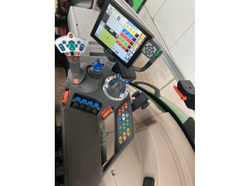 Farm tractor Fendt 828 Vario S4 Profi: picture 3