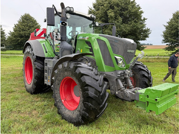 Farm tractor FENDT 828 Vario