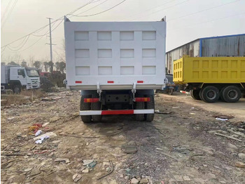 Tipper for transportation of heavy machinery SINOTRUK HOWO 371 Tipper truck: picture 2