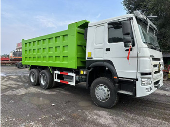 Tipper for transportation of bulk materials SINOTRUK HOWO 400HP 6X4 Tipper Truck: picture 4