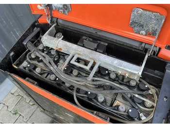 Pallet truck BT LPE200: picture 5