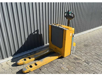 Pallet truck JUNGHEINRICH EJC