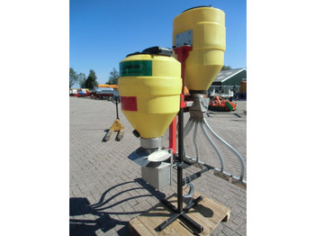 Fertilizer spreader