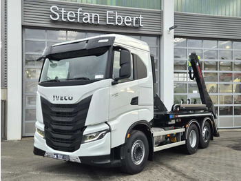 Skip loader truck IVECO X-WAY