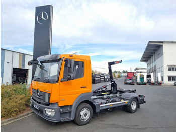 Hook lift truck MERCEDES-BENZ Atego 818