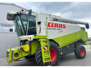 Combine harvester CLAAS Lexion