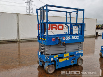 Scissor lift GENIE