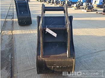 Bucket Unused 24" Digging Bucket 70mm Pin to suit 14-16 Ton Excavator: picture 4