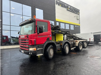 Skip loader truck SCANIA P114