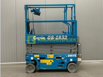 Scissor lift GENIE