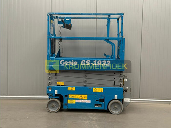 Scissor lift GENIE