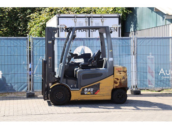 Electric forklift CATERPILLAR