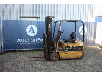 Electric forklift CATERPILLAR