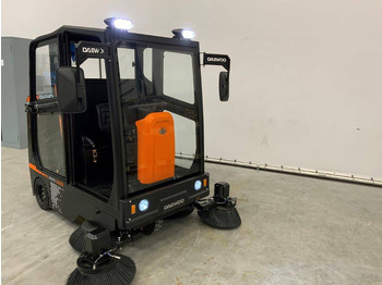 Road sweeper DAEWOO