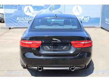 Sedan Jaguar XE: picture 5