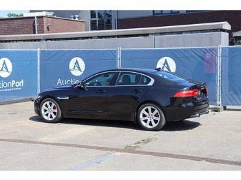 Sedan Jaguar XE: picture 3