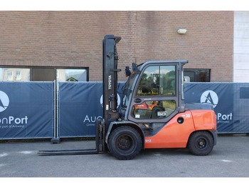 Diesel forklift TOYOTA