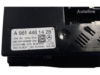 Dashboard Mercedes-Benz 2016: picture 3