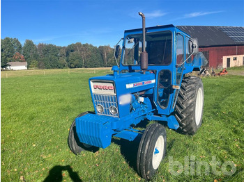 Farm tractor FORD 5000: picture 2