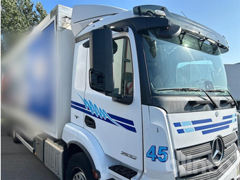 Box truck MERCEDES-BENZ: picture 5