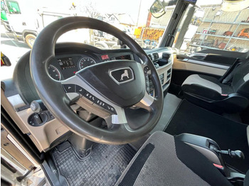 Hook lift truck MAN TG-S 26.420 6x2 Abrollkipper: picture 3